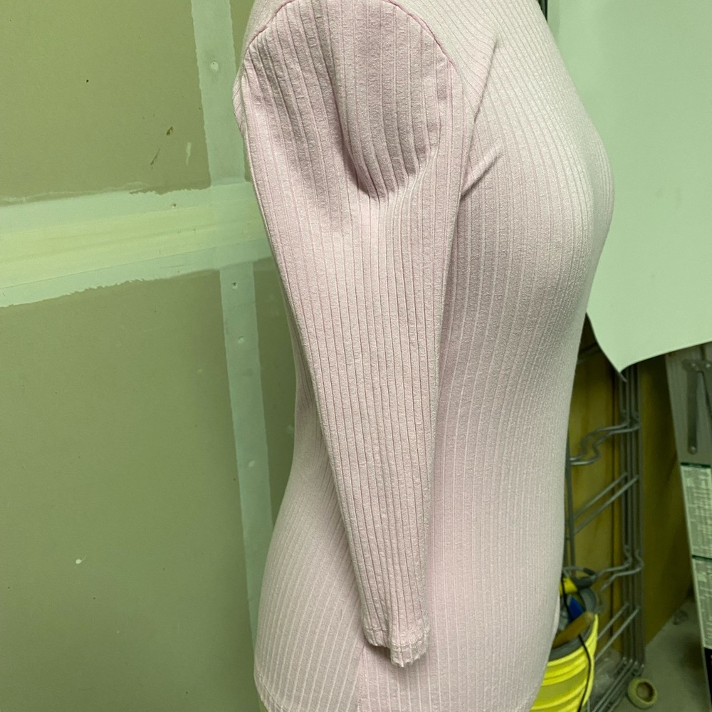 Pink long sleeve ribbed stretchy top